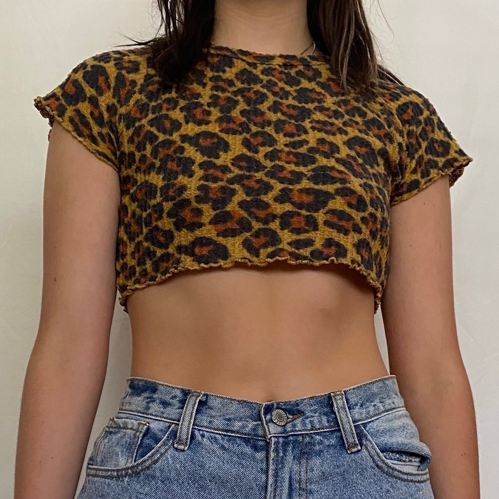 Urban Outfitters cropped leopard crop top shirt